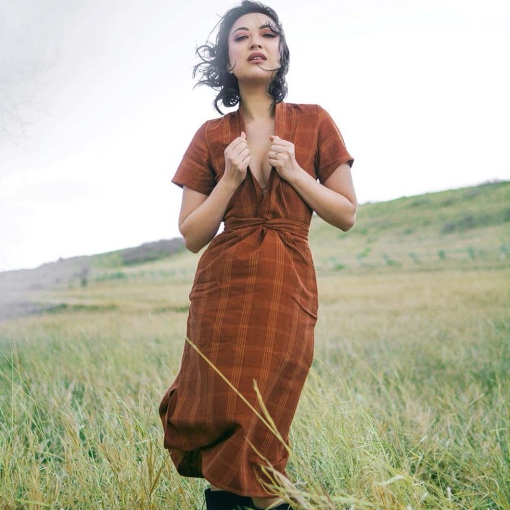 Casa Flor Deep-V dress in Rust